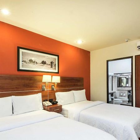 Hampton By Hilton San Juan Del Rio Hotel Exterior foto