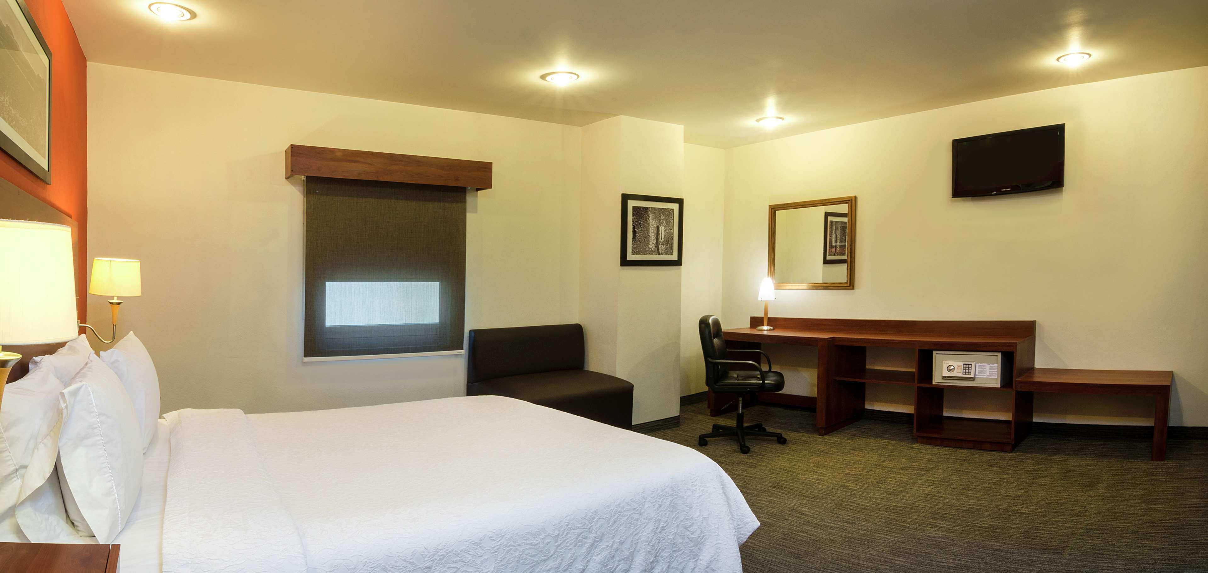 Hampton By Hilton San Juan Del Rio Hotel Exterior foto