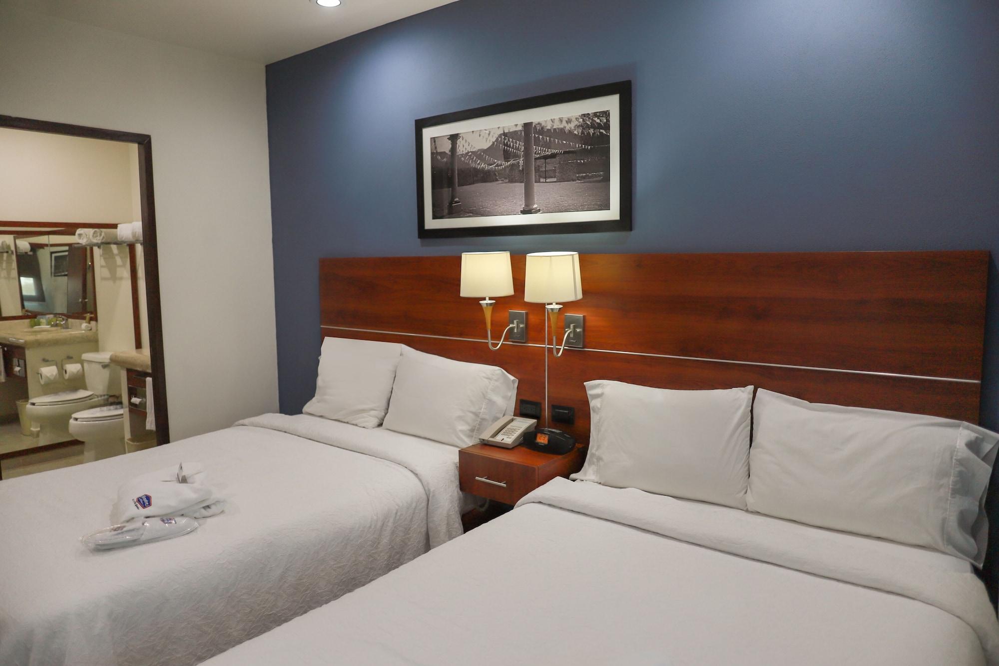 Hampton By Hilton San Juan Del Rio Hotel Exterior foto