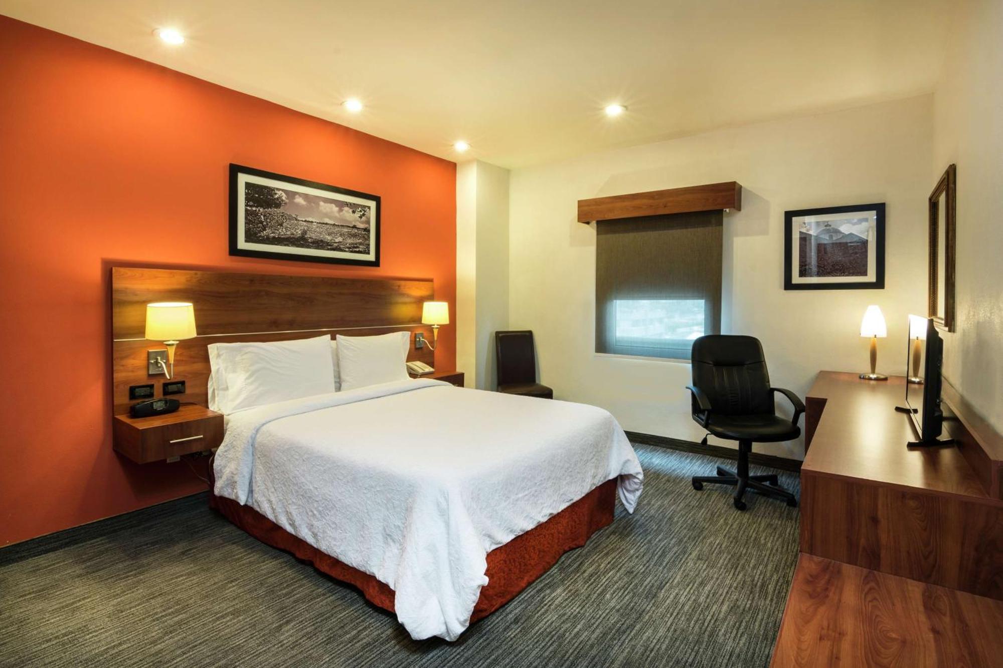Hampton By Hilton San Juan Del Rio Hotel Exterior foto