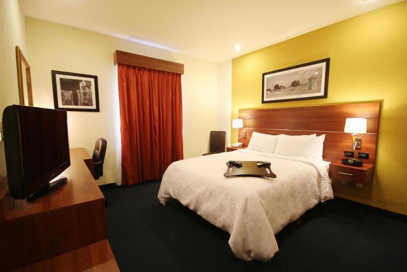 Hampton By Hilton San Juan Del Rio Hotel Exterior foto
