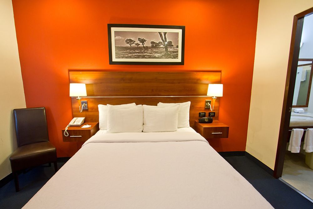 Hampton By Hilton San Juan Del Rio Hotel Exterior foto