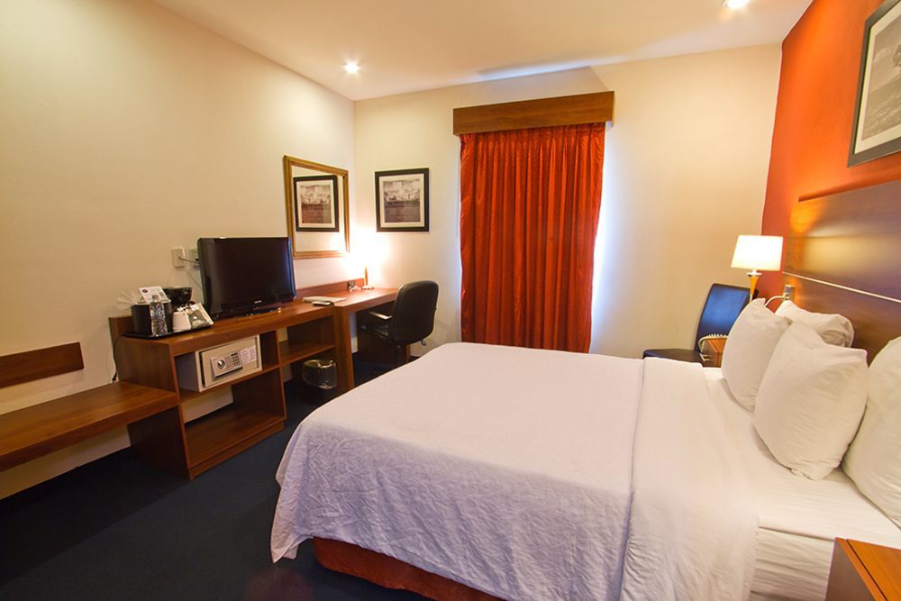 Hampton By Hilton San Juan Del Rio Hotel Exterior foto