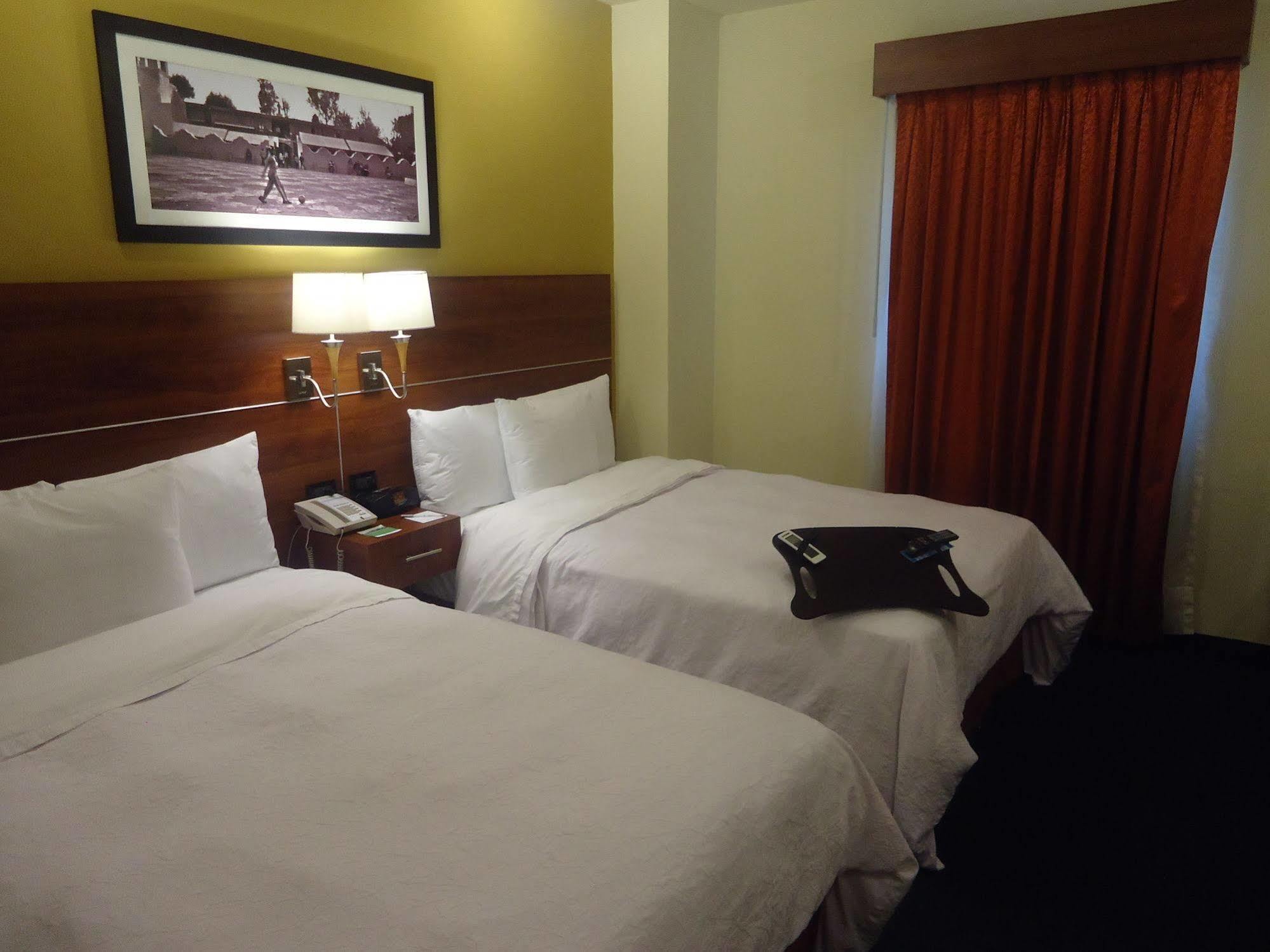 Hampton By Hilton San Juan Del Rio Hotel Exterior foto