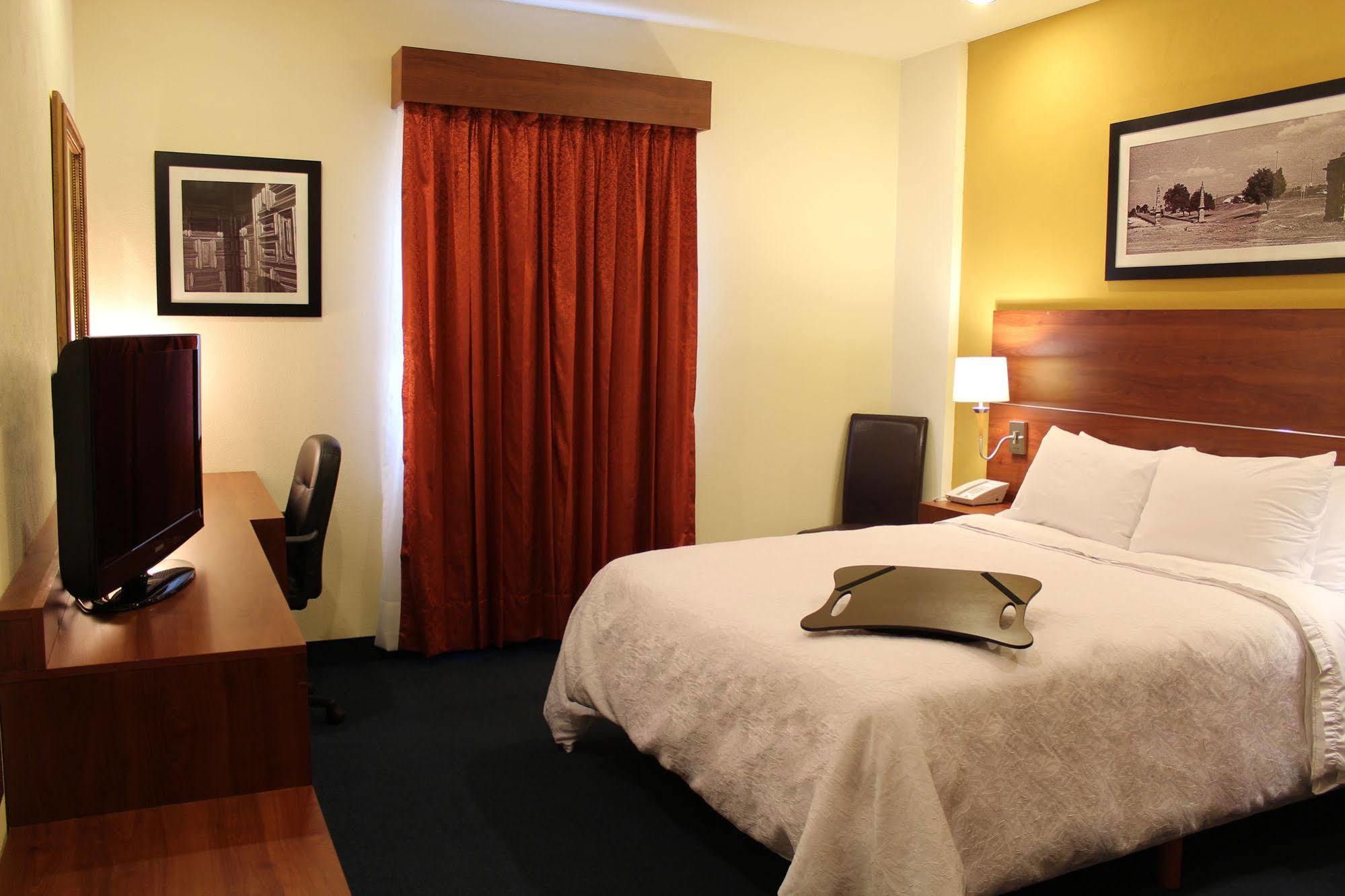 Hampton By Hilton San Juan Del Rio Hotel Exterior foto